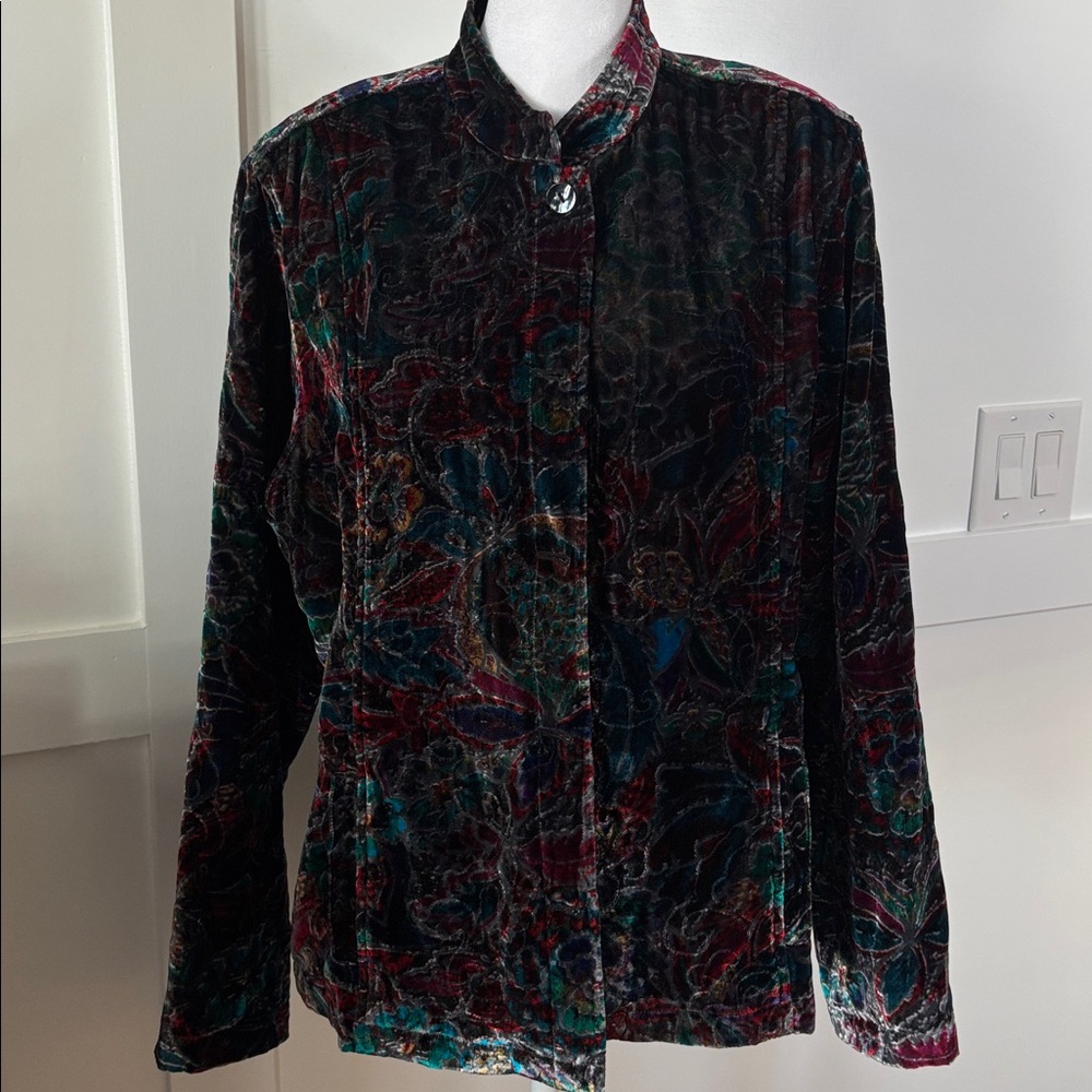 Chico's Vibrant Velvet Jacket size 2 in excellent condition - Picture 2 of 9